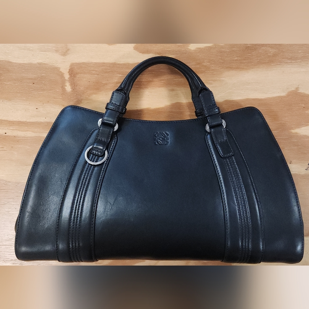 Loewe Camoscio Anagram Bag - Picture 2 of 16